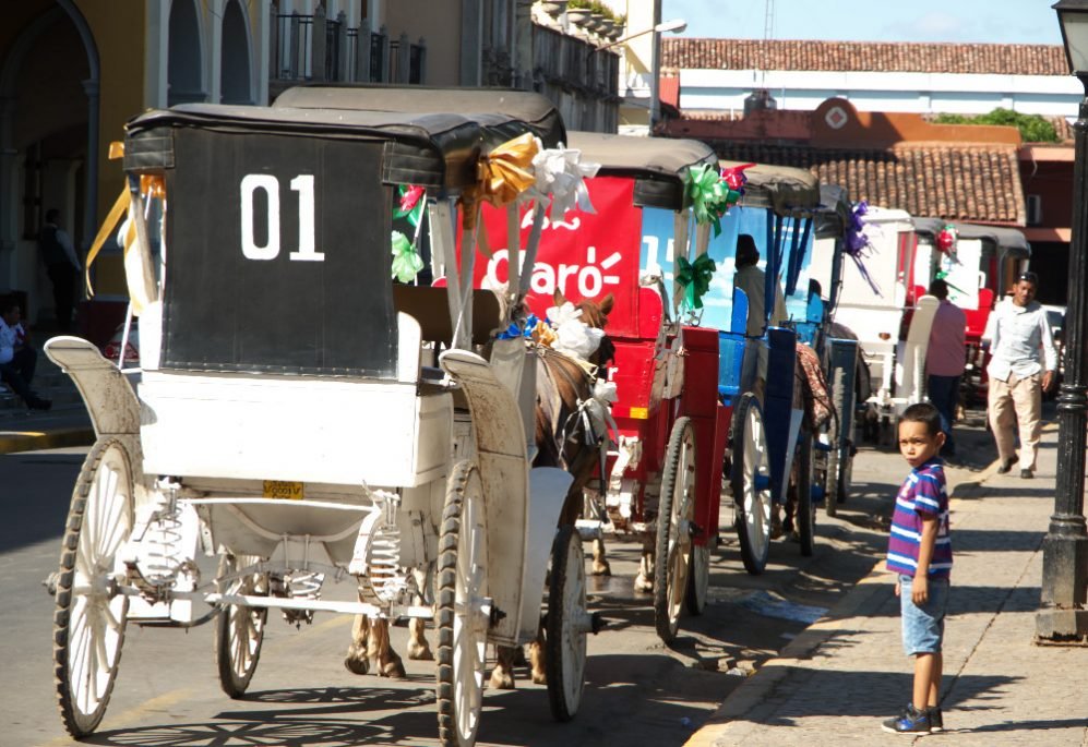 Escape_travel_Nicaragua_Granada_rickshaws