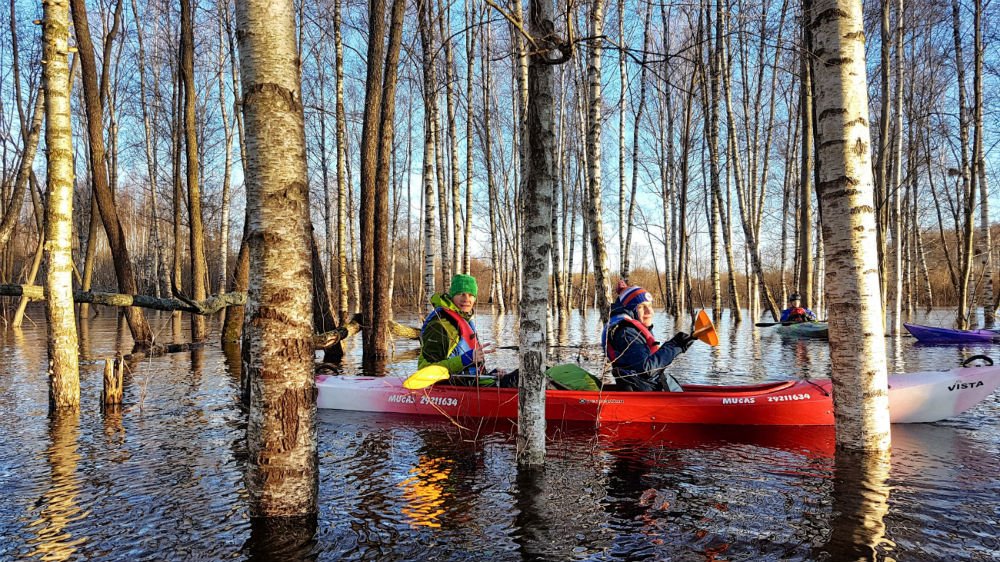 Winter kayaking _ Travel to Latvia _ Dviete Floodplain _ ESCAPERIES